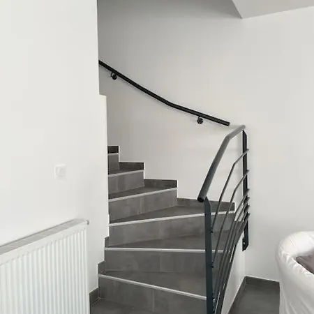 Holiday home Les De Castel - Les Lauriers *