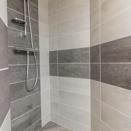 Les De Castel - Les Lauriers Holiday home *