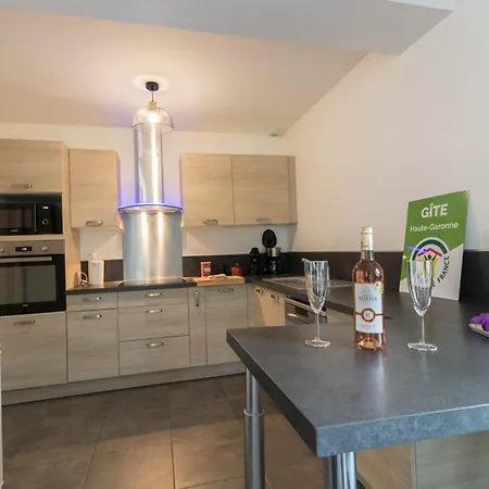 Holiday home Les De Castel - Les Lauriers