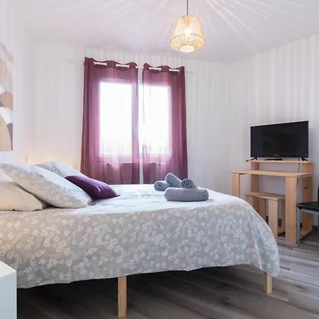 Les De Castel - Les Lauriers Holiday home *